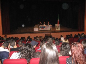 Partigiano Kent in teatro