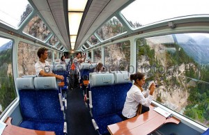 vagone panoramico del Glacier Express in Svizzera
