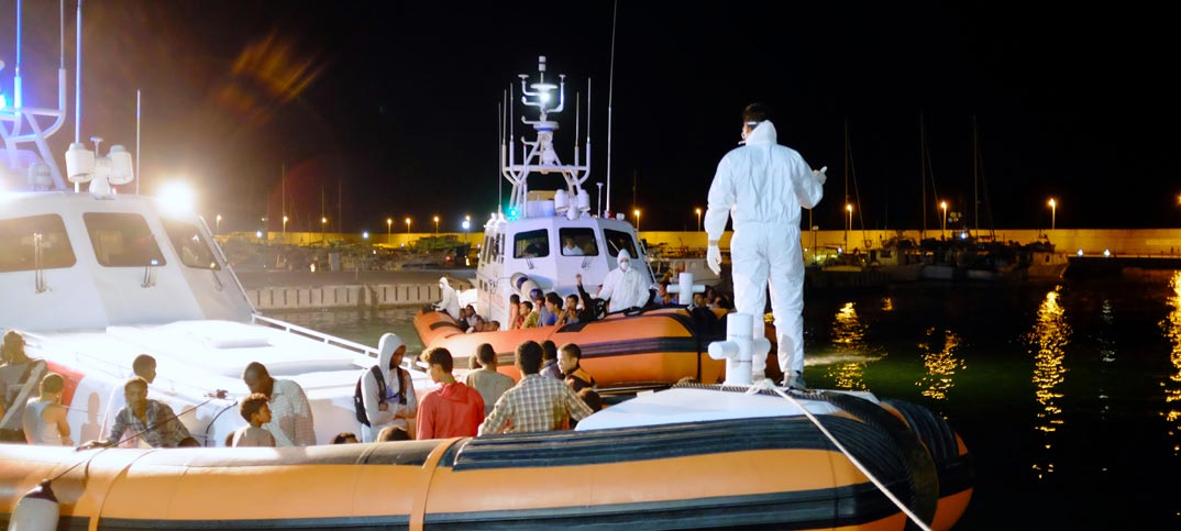 sbarco profughi roccella